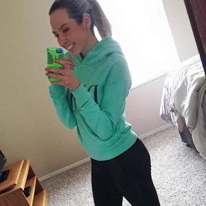 Meet your Posher, Desi