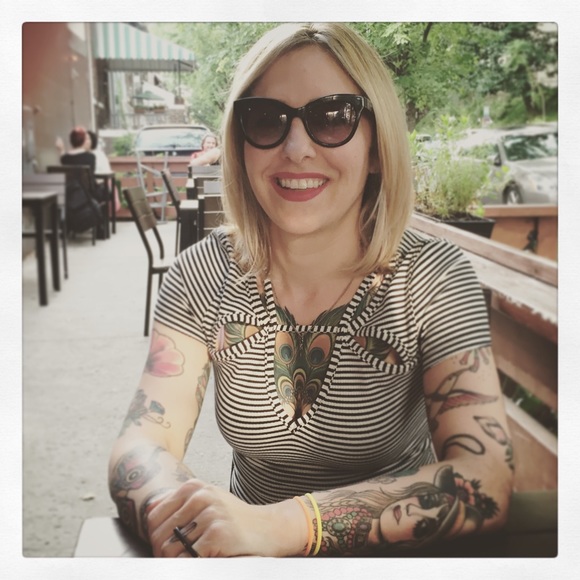 Meet your Posher, Sara - Picture 3 of 3