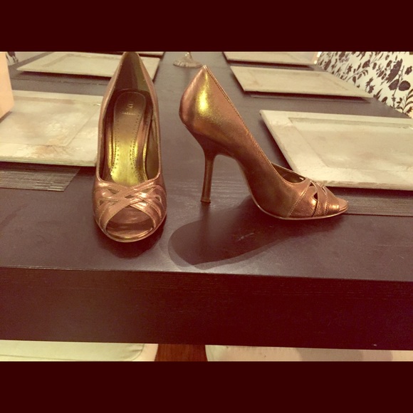 BCBG heels