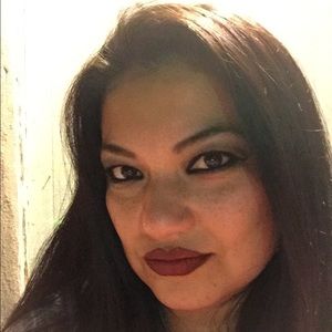 Meet your Posher, Alma