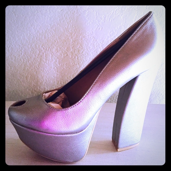 Silver platforms