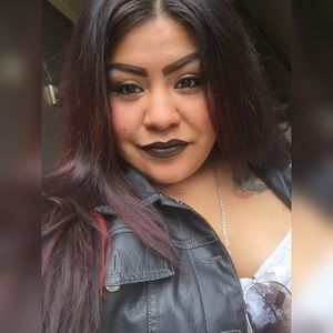 Meet your Posher, Angie