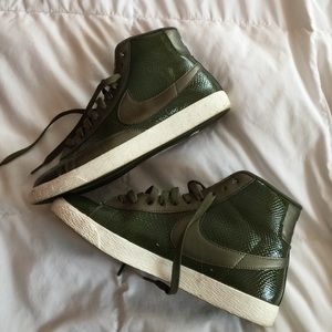 Olive green high tops 🤘🏼