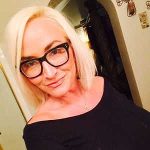 Meet your Posher, Billie christine