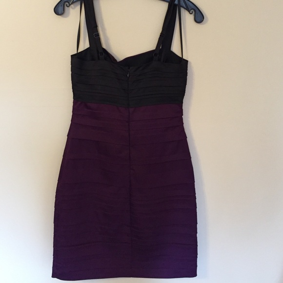 Beautiful bcbg cocktail dress. Sz 2 - Picture 3 of 4