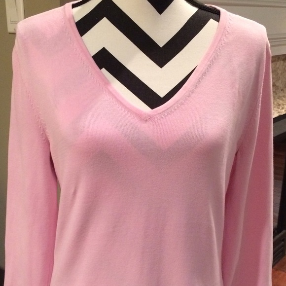 GAP women's pink lightweight sweater.