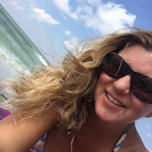 Meet your Posher, Roxanne