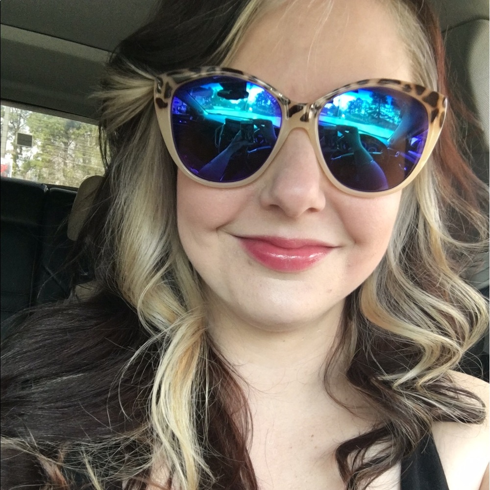 Meet your Posher, Tiffany