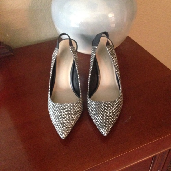 Saks Pumps