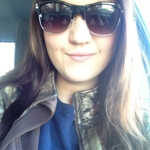 Meet your Posher, Kayli