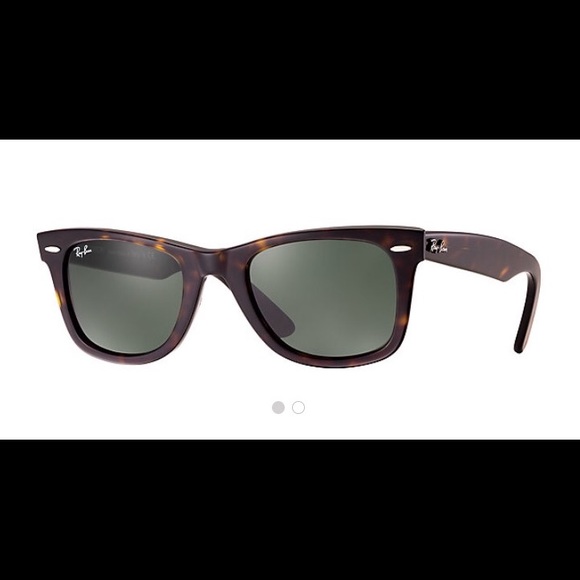 Women's Ray Ban Wayfarer Classic in Tortoise