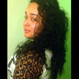 Meet your Posher, Candi