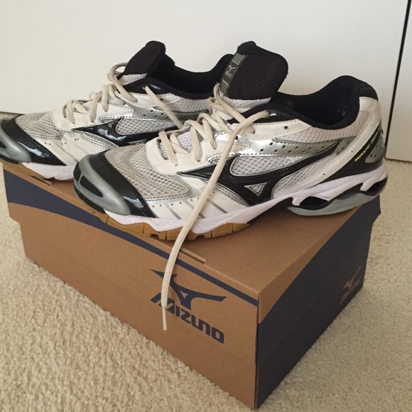Mizuno Wave Bolt Volleyball Shoes
