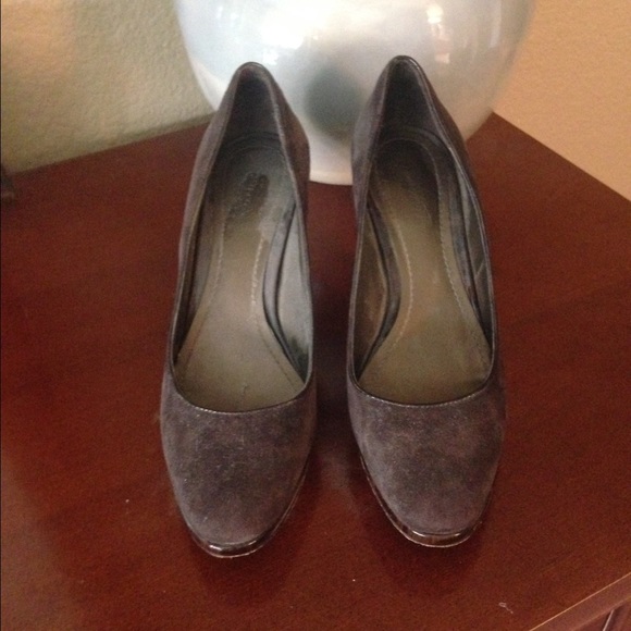 Ann Taylor Brown Suede Pumps