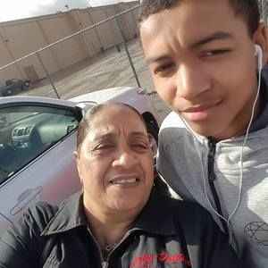 Meet your Posher, Desiree