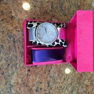 Betsey Johnson watch w/changeable band. Never worn