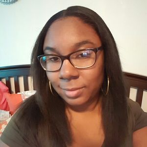 Meet your Posher, Chloe