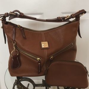 ‼️SOLD‼️ Dooney & Bourke med pebble leather hobo