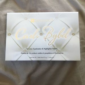 Carli Bybel eyeshadow palette
