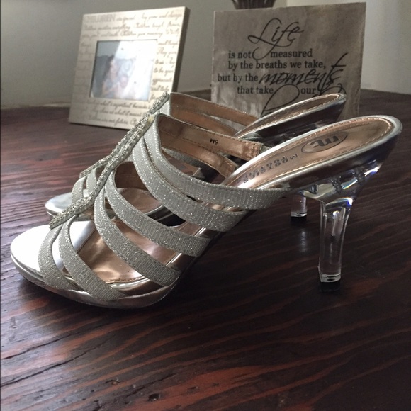 Size 6 silver 2in high heels - Picture 2 of 3