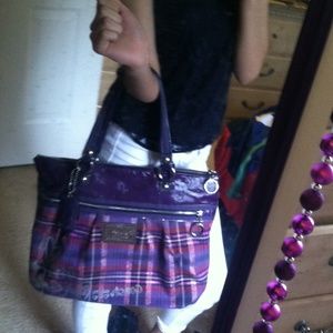 Coach bag ❤️ zero flaws and has lots of room.