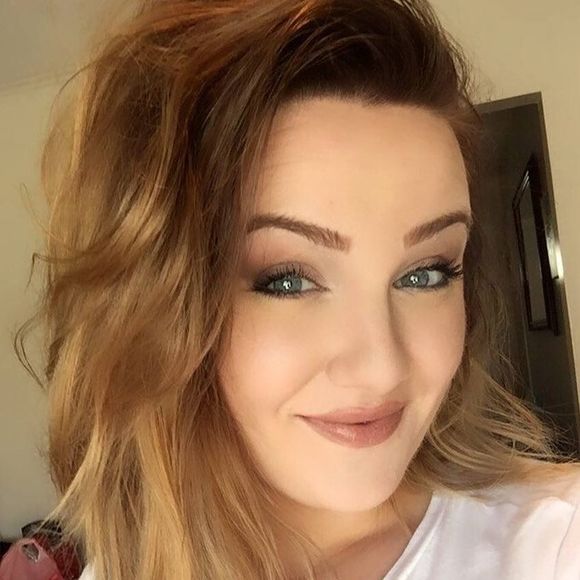 Meet your Posher, Amy - Picture 1 of 1