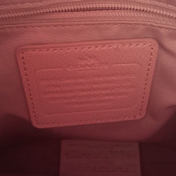 🌟NEW COACH CROSS BODY🌟 - Picture 3 of 4