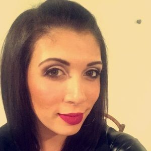 Meet your Posher, Daniella
