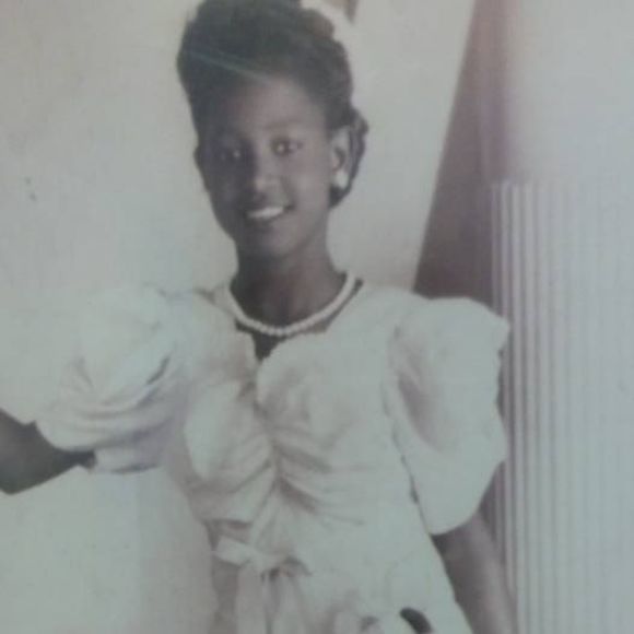 Meet your Posher, Davina