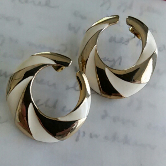 Vintage Earrings - Picture 1 of 3