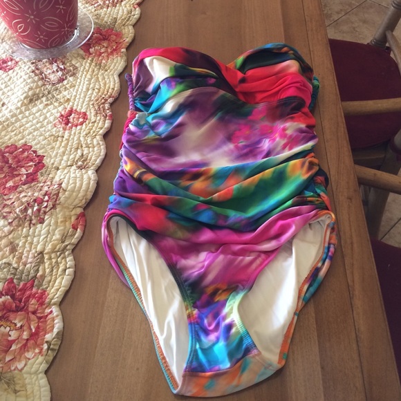 Beautiful Watercolor Rosa Cha swimsuit