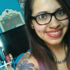 Meet your Posher, Kayla