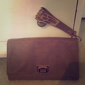 Nude wristlet