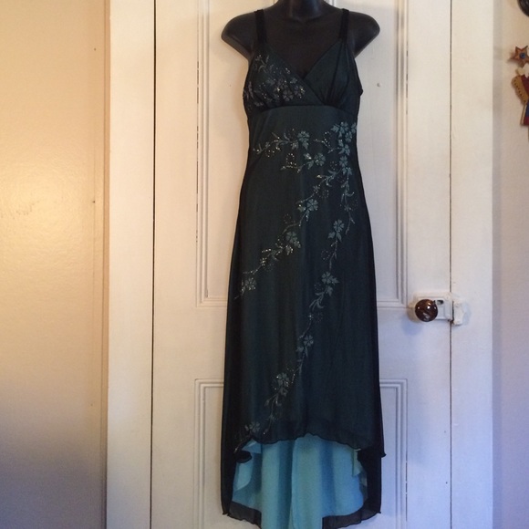 Hi-lo Semi Formal dress 💖