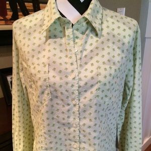 GAP Outlet green floral print button down shirt.