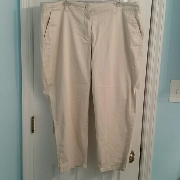 Crown and Ivy capris