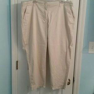 Crown and Ivy capris