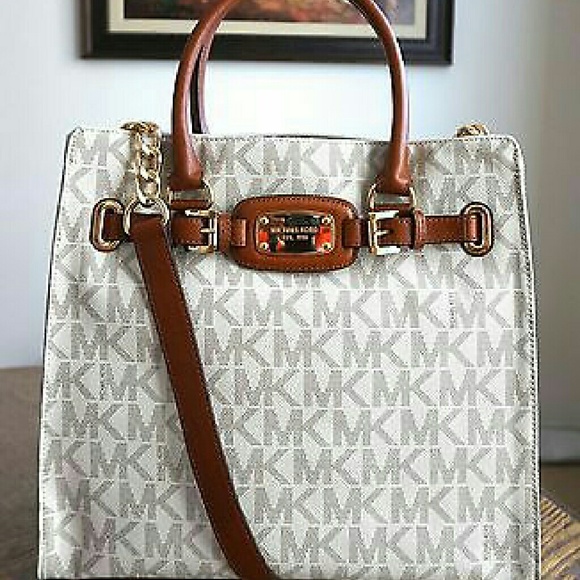 Auth. Michael Kors vanilla large hamilton bag used
