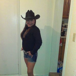 Meet your Posher, Gloria