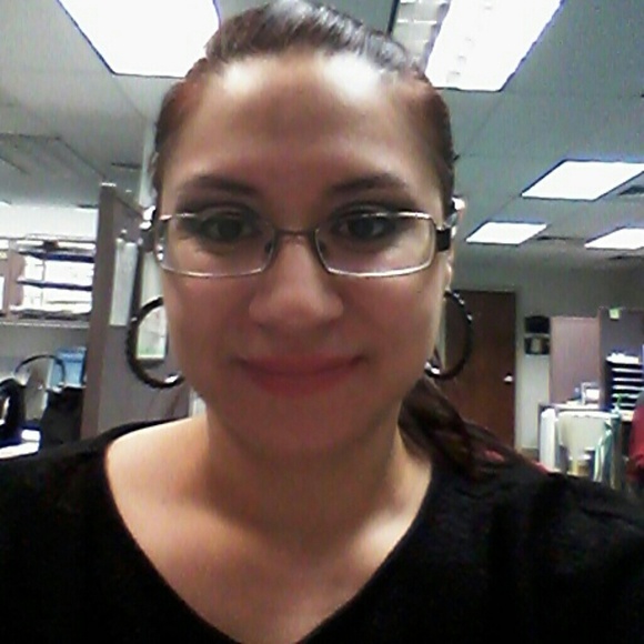 Meet your Posher, Melissa