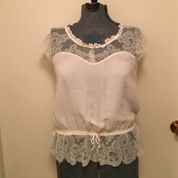 Express cream lace trim top size M