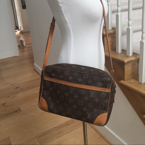 Louis Vuitton Handbags - 💯% Authentic Louis Vuitton Trocadero crossbody