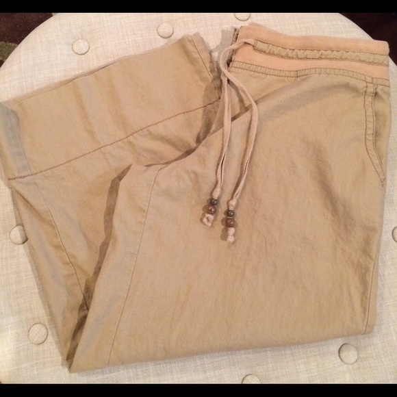 Ann Taylor LOFT Marisa tan capris.