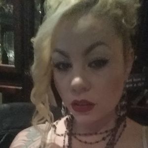 Meet your Posher, Elly