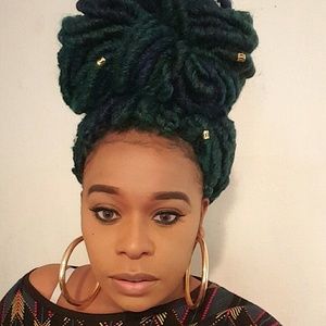 Meet your Posher, April