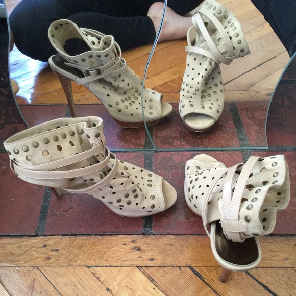 Never gets old! Trendy as always.