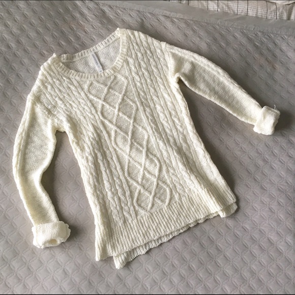 ⚡️sale⚡️Aeropostale Cream Sweater