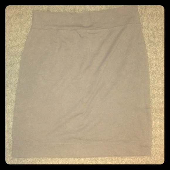 Grey mini skirt