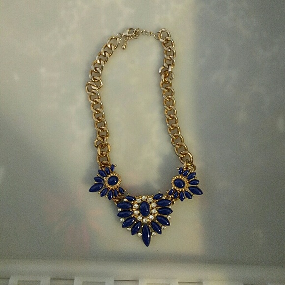 Statement necklace
