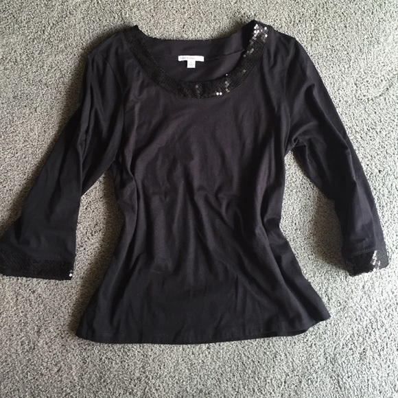 Isaac Mizrahi Tops - Black top with sequin detail